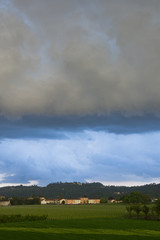 Obraz na płótnie Canvas Threatening clouds during a thunderstorm in Altavilla Vicentina