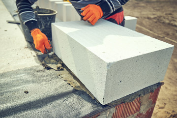 Construction of a house of aerated concrete kirtich