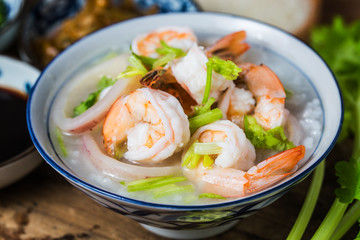 Nutritious and delicious seafood porridge，Rice shrimp scallop porridge