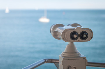public panoramic binoculars to observe the sea views