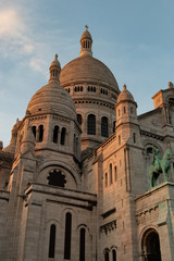 Fototapeta na wymiar The Basilica of the Sacred Heart of Paris in Monmartre hill