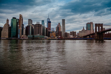 Naklejka premium new york skyline at dusk