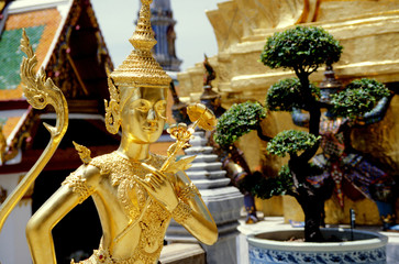 tempelfigur in bangkok,