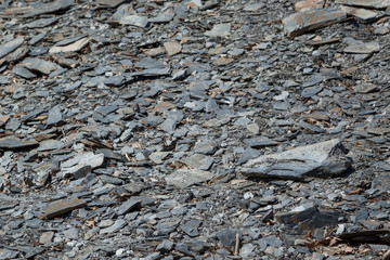 Schieferabraum an einer Schiefermine