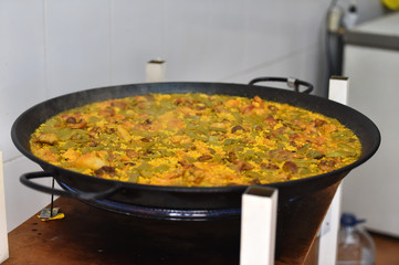 typical spanish paella