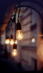 Lighting from a garland of incandescent lamps