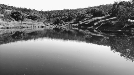 Fototapeta premium black white river