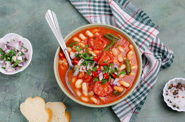 Thick vegetable soup with pasta