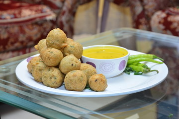Methi na Gota Recipe, Popular Indian street food, Gujarati snack