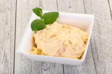 Curd with dry apricot
