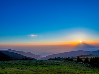 【静岡県伊豆半島】西天城高原牧場からの夕景【夏】