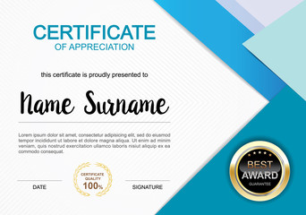 Obraz premium Certificate template clean and modern for diploma, official or different awards Vector illustration