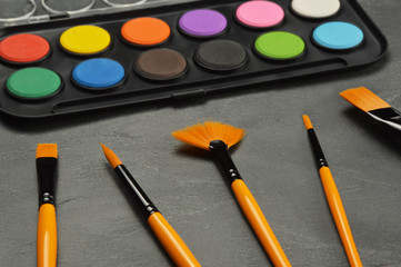 Watercolor paints with paintbrush set