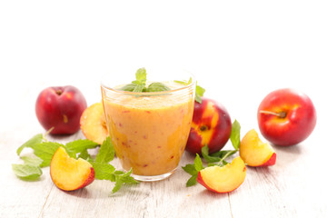 peach fruit juice, smoothie and mint