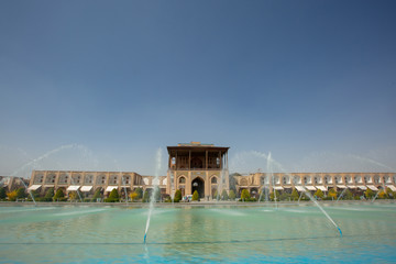 Meidān-e Naqsch-e Dschahān, im historischen Zentrum der Stadt Isfahan wurde auch als UNESCO-Weltkulturerbes aufgenommen.