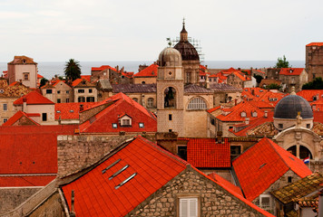 Obraz premium Panoramic view of the roofs and buildings of Dubrovnik, Croatia
