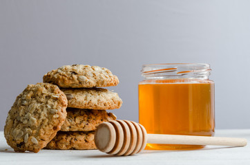 Oatmeal Cookies and Polyfloral Honey