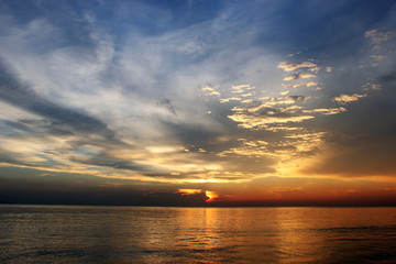 Fototapeta premium sunset over the sea
