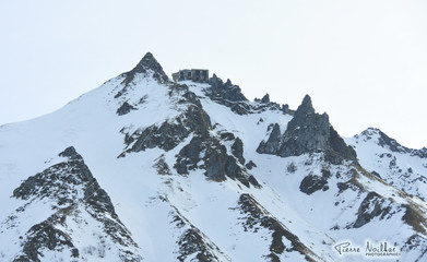 Fototapeta na wymiar Montagne enneigée