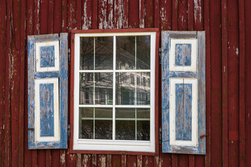 big, beautiful old-fashioned home windows