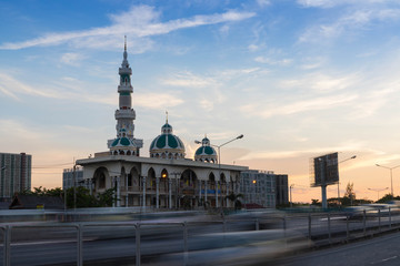 Fototapeta premium YAMIUN ITHAT (HUA MAK YAI) Mosque in Bangkok , Thailand