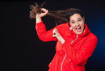 Retrato de modelo, modelo que se ha vuelto local con el estilo de su peinado