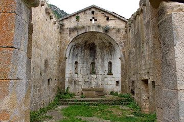 Fototapeta na wymiar the interior of the Church of Santa Maria di Mirteto in the abandoned monastic village in the Pisan mountains above Asciano