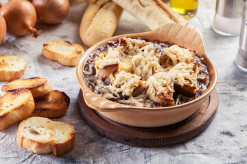 Delicious onion soup with croutons and cheese