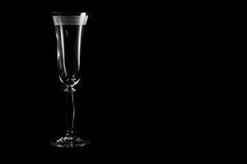 Glass container for alcoholic beverages and the deterioration of the quality of their lives