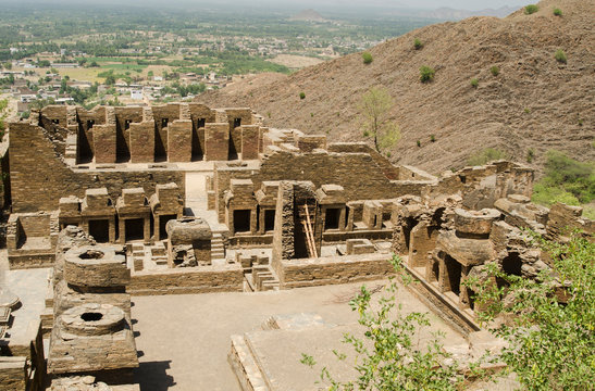 Budhist Ruins of Takht-i-Bhai