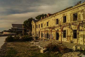 Fototapeta na wymiar ruins of war in kupari, croatia