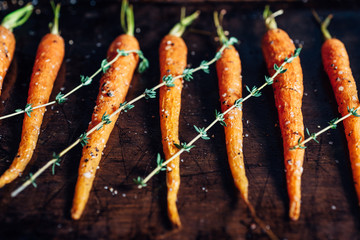 Roasted carrots and thyme