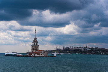 Fototapeta premium Istanbul Leanderturm Blick auf Topkapi