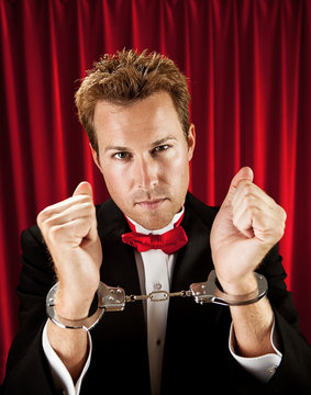 Magician: Going to Escape From Handcuffs
