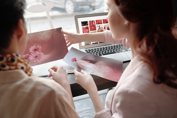 Photographers working from cafe
