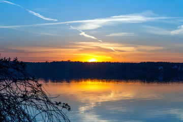 Obraz premium Spring sunset at Volga river, Russia