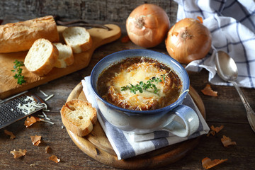 French onions soup with baguette, rustic style - 266426747