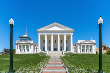 Fototapeta na wymiar Front of the Virginia State Capital Building