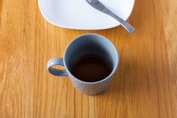 テーブルの上のコーヒー