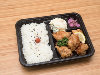 唐揚げ弁当