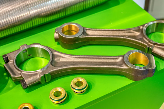 The rod of the internal combustion engine