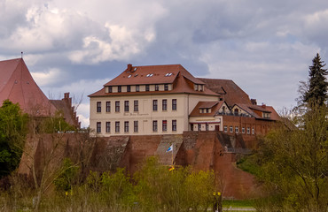 Fototapeta na wymiar Schlosshotel und Stadtmauer von Tangermünde Altmark Sachsen Anhalt Germany