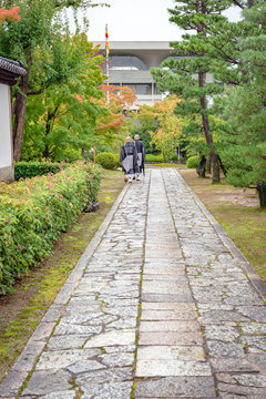 Tonsur Bilder Durchsuchen 395 Archivfotos, und Videos