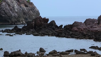 Bo Thong Lang  Prachuap Khiri Khan Province Is a small bay, almost curved into a circle When the water drops, you can see the shallow sandy beach level and the rocky islands in the middle of the bay. 