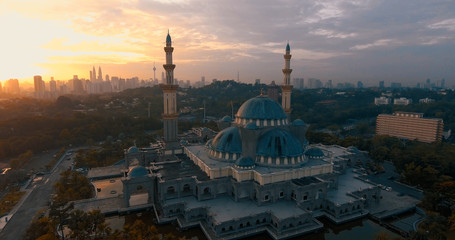 Naklejka premium Aerial view of the Federal Territory Mosque, also known as Masjid Wilayah Persekutuan, during daytime in Kuala Lumpur - Malaysia
