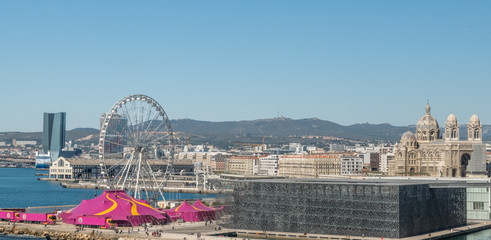 Vue sur Marseille depuis le Pharo