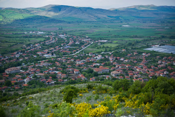 Fototapeta na wymiar View of village from the top of a hill