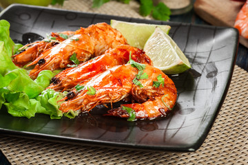 Shrimps roasted with onion, garlic and chili