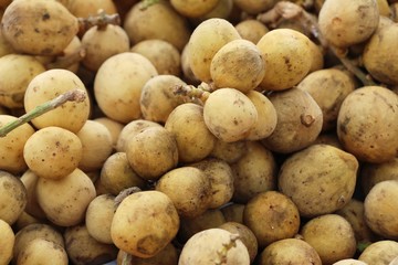 longkong fruit is delicious at street food