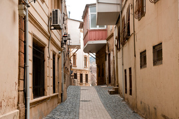 Yards, lanes, and streets of Old Baku